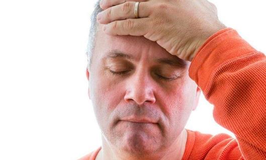 上班族用眼过度对肝脏造成伤害 养肝护肝三步曲