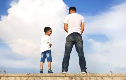 防止老年人腿抽筋 合适的鞋是弥补的方法之一