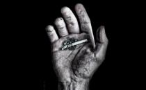 跌倒居然还有“正确姿势？老人摔倒后如何把危害降到最低？