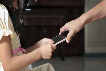 1547099515985033.jpg 应该给孩子买手机吗?其实这并不算一个难题.jpg