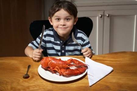孩子长身体容易饿该给孩子吃什么？这些食物要少吃