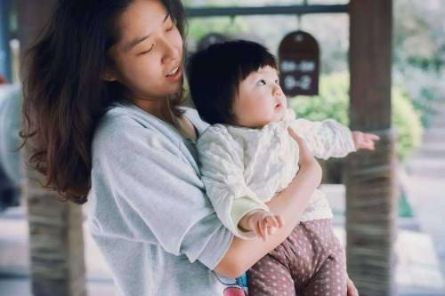 带孩子总是累得团团转？那是你没让孩子学会这样做